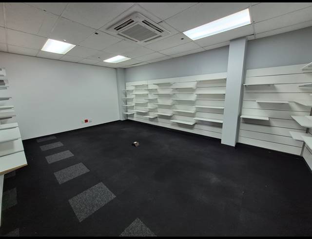 905M² OFFICE TO LET IN WOODMEAD